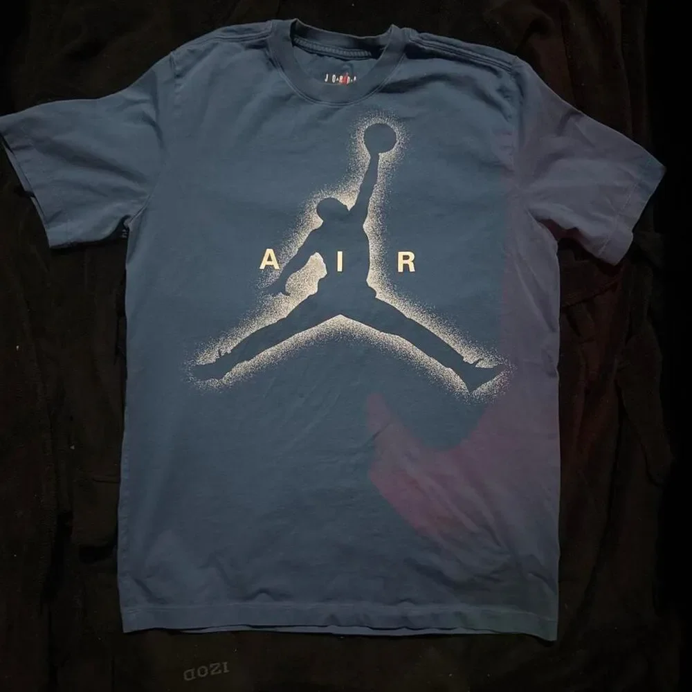 Jordan Men's Navy and Blue T-shirt